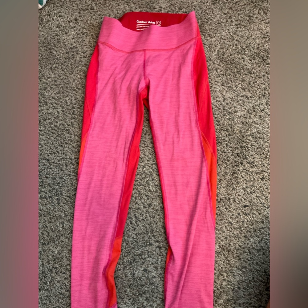 Outdoor Voices women’s vibrant pink/orange Leggings - size Small